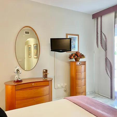 Real Golden Mile -eaw Homes Apartman